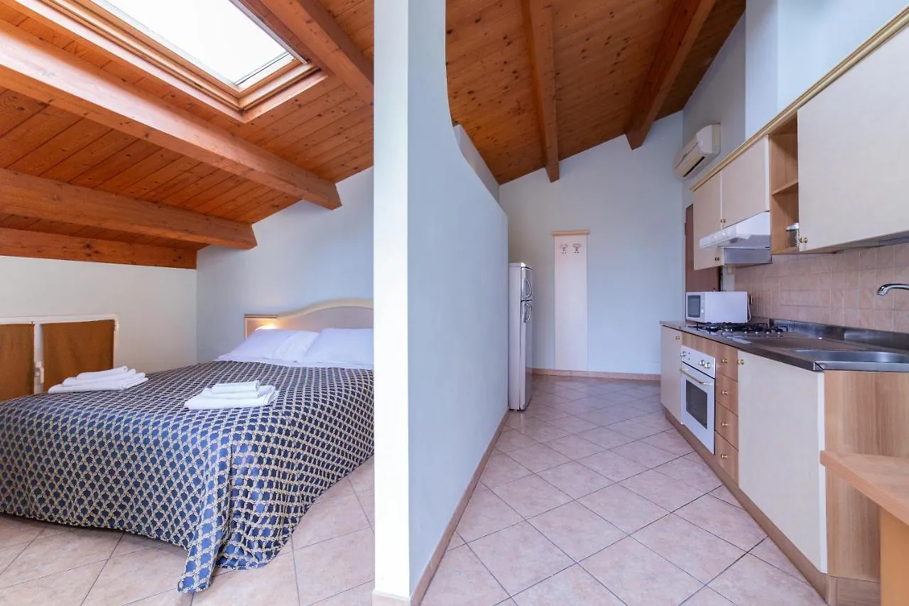 Residenza Melucci Aparthotel Rimini 0*,
